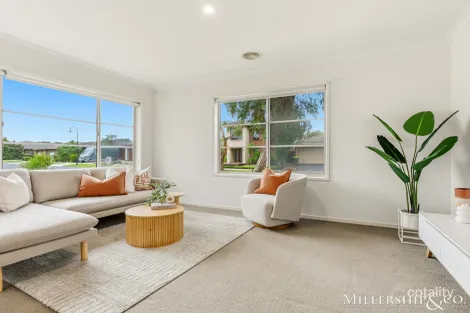 Property photo of 26 Russel Way Doreen VIC 3754