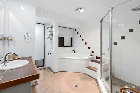 Property photo of 10 Jesmond Road Helensvale QLD 4212