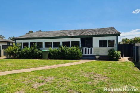 Property photo of 8 Clematis Place Macquarie Fields NSW 2564