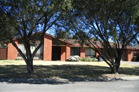 17 Barossa Cl, St Clair, NSW 2759