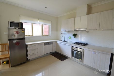 Property photo of 2/11 Aurisch Avenue Glen Waverley VIC 3150