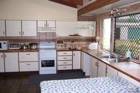 Property photo of 33 Campbell Parade Beachmere QLD 4510