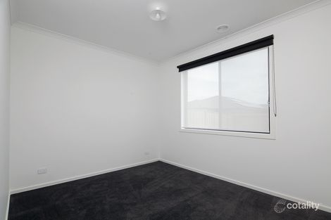 Property photo of 41 Encore Boulevard Cranbourne South VIC 3977
