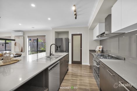 Property photo of 26 Compton Way Clyde North VIC 3978