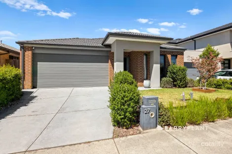 27 Lotus St, Pakenham, VIC 3810