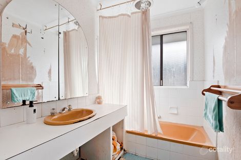 Property photo of 32 Narambi Crescent Frankston VIC 3199