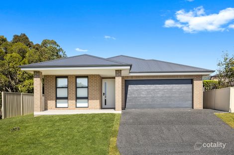 4 Fleet Cres, Albion Park, NSW 2527