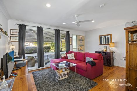 Property photo of 20 Campbell Parade Mannering Park NSW 2259