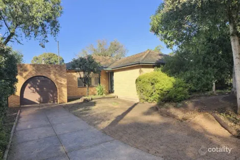 Property photo of 18 Holly Rise Hackham West SA 5163