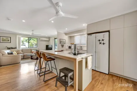 Property photo of 32 Kayleen Court Burdell QLD 4818