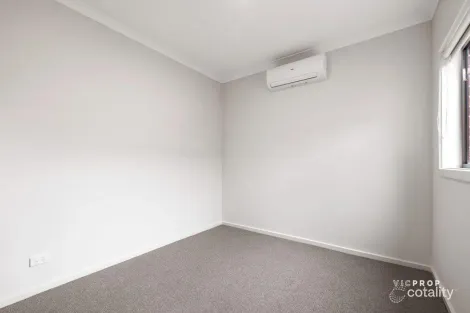 Property photo of 13 Thrums Road Mambourin VIC 3024