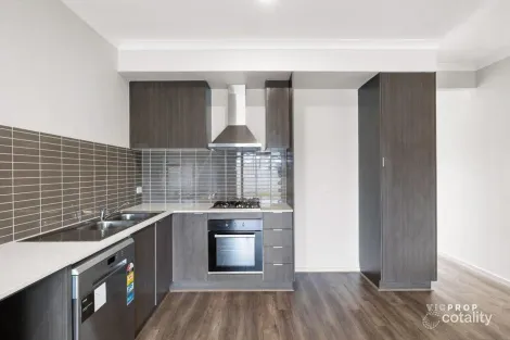 Property photo of 13 Thrums Road Mambourin VIC 3024