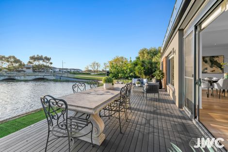 Property photo of 2 Quarterdeck Road Sandhurst VIC 3977