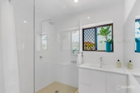 Property photo of 4/29 Digger Street Cairns North QLD 4870