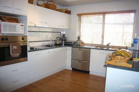 Property photo of 32 Cascade Drive Forest Lake QLD 4078