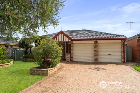 Property photo of 12 Jimbour Court Wattle Grove NSW 2173