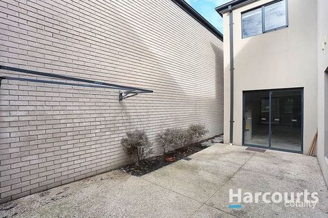 Property photo of 6 Maahu Amble Mernda VIC 3754
