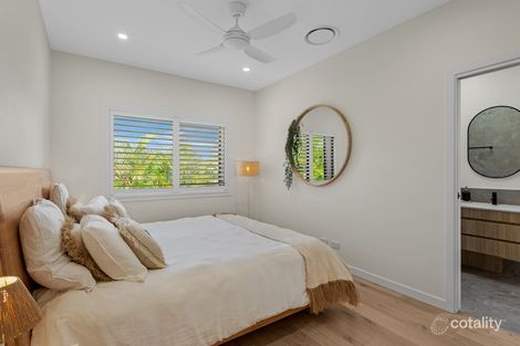 2/76 Seagull Ave, Mermaid Beach, QLD 4218