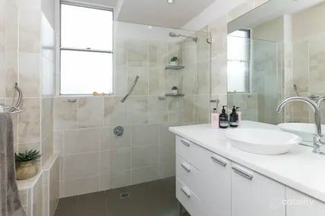 Property photo of 12/84-88 Dee Why Parade Dee Why NSW 2099