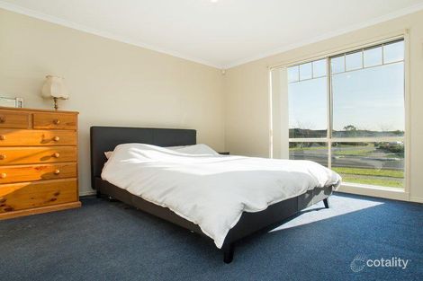 Property photo of 106 Bellevue Drive Berwick VIC 3806