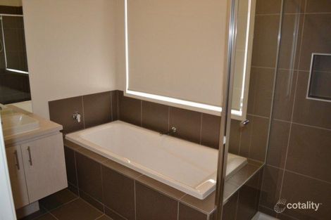 Property photo of 52 Elmtree Crescent Clyde North VIC 3978