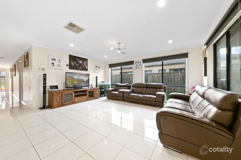 Property photo of 30 City Vista Circuit Cranbourne West VIC 3977