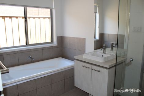 Property photo of 25 Folkestone Road Werribee VIC 3030