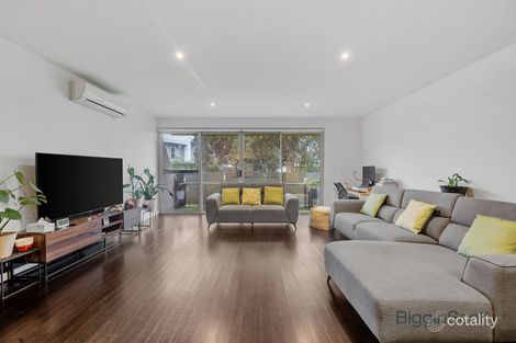 Property photo of 2 Magnolia Path Maidstone VIC 3012