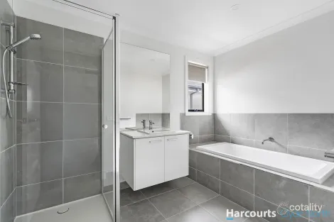 Property photo of 5 Echo Street Clyde North VIC 3978