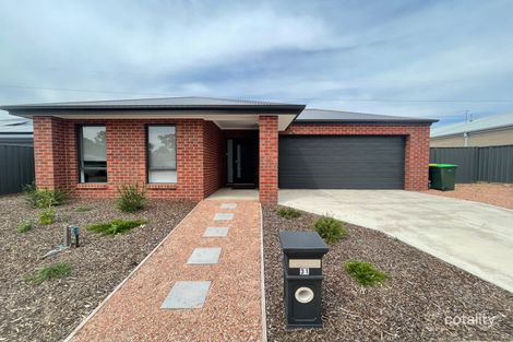 31 Mistletoe St, Golden Square, VIC 3555