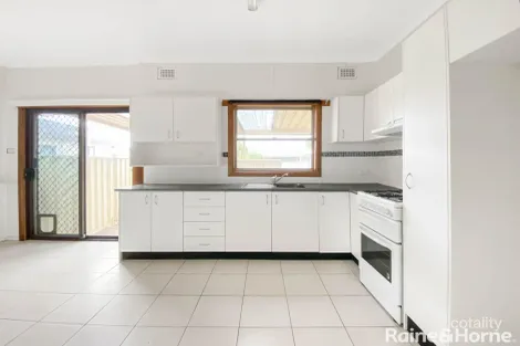 Property photo of 12 Dorothy Crescent Colyton NSW 2760