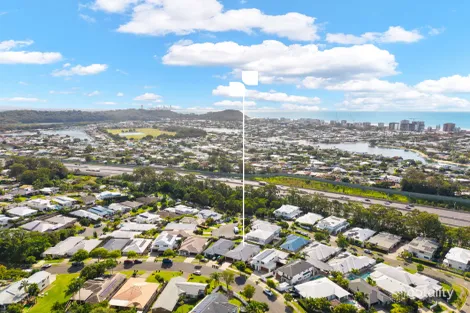 Property photo of 20 Nollamara Drive Elanora QLD 4221