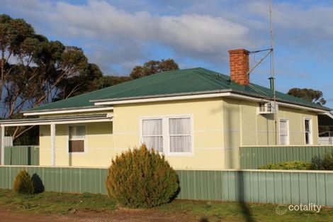 20 Balaklava Rd, Halbury, SA 5461