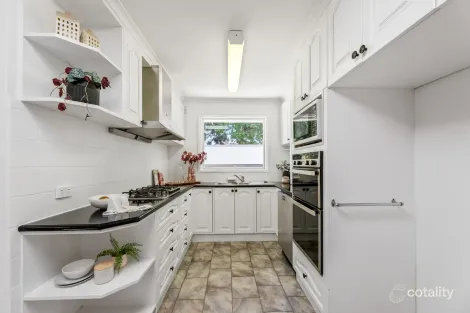 Property photo of 42 Carinya Road Vermont VIC 3133