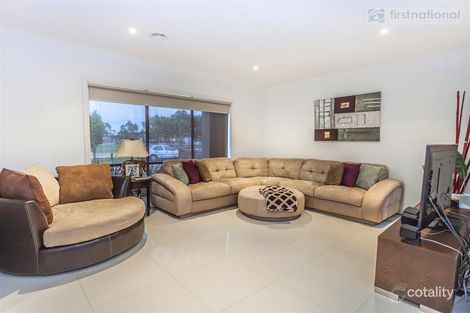 Property photo of 16 Brookvale Court Roxburgh Park VIC 3064