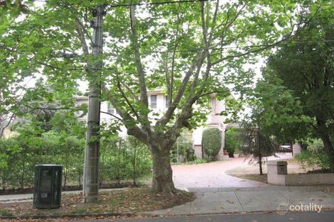 10 Linlithgow Rd, Toorak, VIC 3142