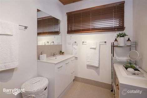 Property photo of 19 Exner Drive Dandenong North VIC 3175