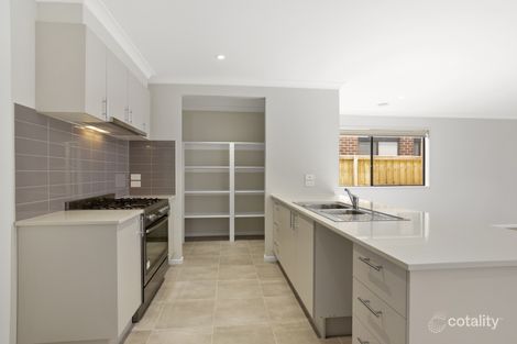 Property photo of 38 Jindalee Way Werribee VIC 3030