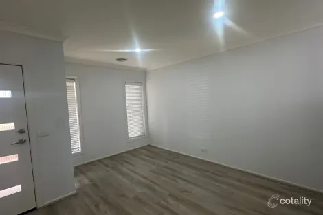Property photo of 15 Hessel Avenue Doreen VIC 3754