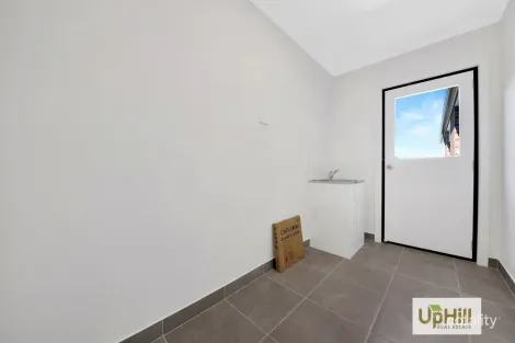 Property photo of 16 Evora Road Clyde VIC 3978