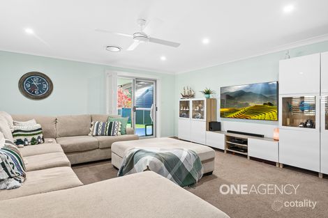 Property photo of 6 Barcoo Circuit Albion Park NSW 2527