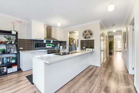 Property photo of 11 Trillium Boulevard Cranbourne North VIC 3977