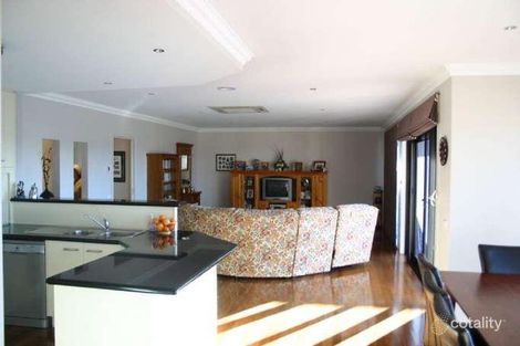 Property photo of 8 Wellington Drive Traralgon VIC 3844