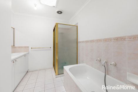 Property photo of 6 Flint Crescent Delahey VIC 3037