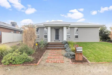 2 Comet Pl, Estella, NSW 2650