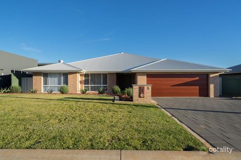 Property photo of 5 Brook Court Dubbo NSW 2830