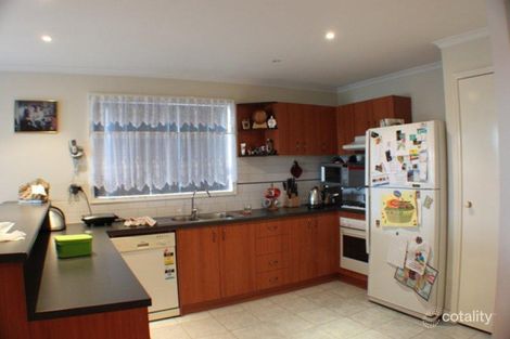Property photo of 10 Linmac Drive Hampton Park VIC 3976