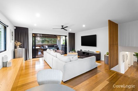 Property photo of 32 Karina Crescent Broadbeach Waters QLD 4218