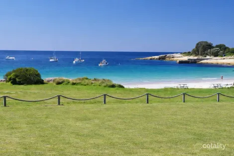 12 Jetty Rd, Bicheno, TAS 7215