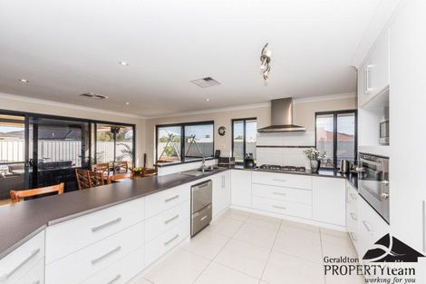 Property photo of 32 Yolanda Edge Wandina WA 6530
